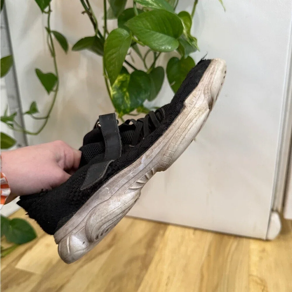 N/A stylish black